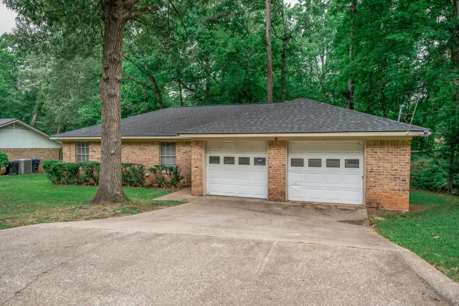 805 Chris Dr, Longview, TX 75605 - #2
