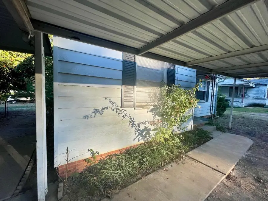 1222 N 10th Street, Longview, TX 75601 - #2