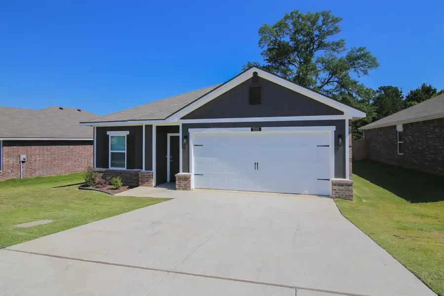 3105 Mesa Dr, Longview, TX 75601 - #2