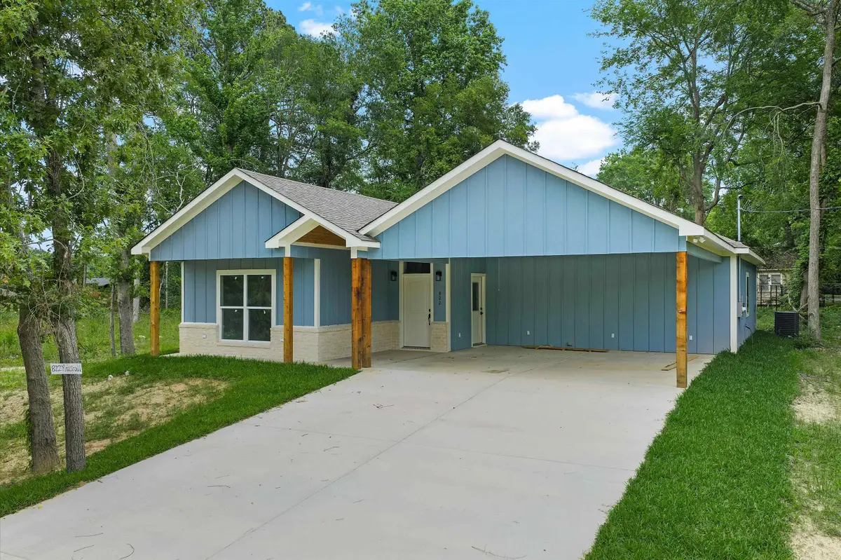 822 Marshall St, Carthage, TX 75633 - #1
