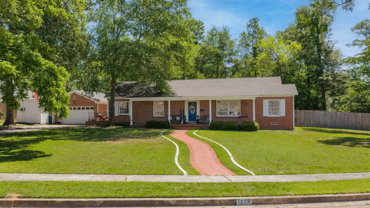 1208 Meadow Ave, Kilgore, TX 75662 - #1