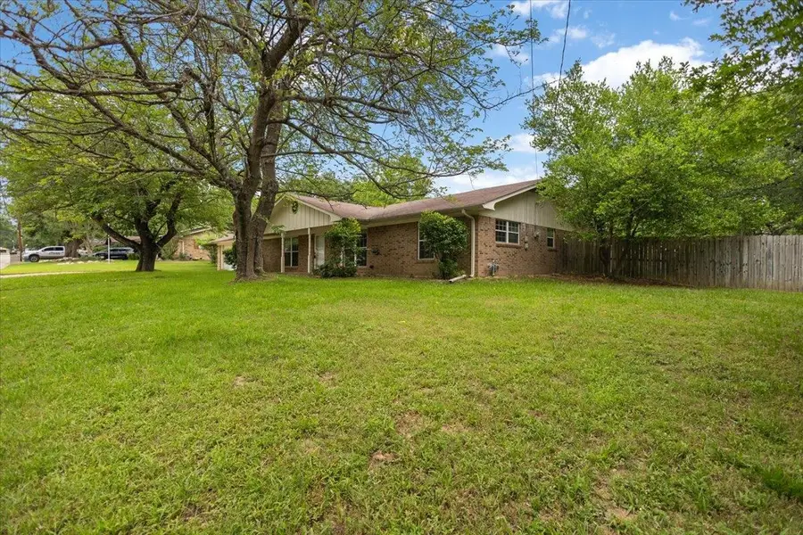 412 Angelina St, Jacksonville, TX 75766 - #3