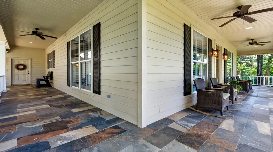 2821 Graystone Rd., Longview, TX 75605 - #3