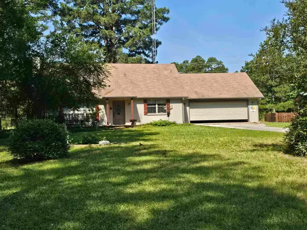 411 Green Meadow Trail, Holly Lake Ranch, TX 75765