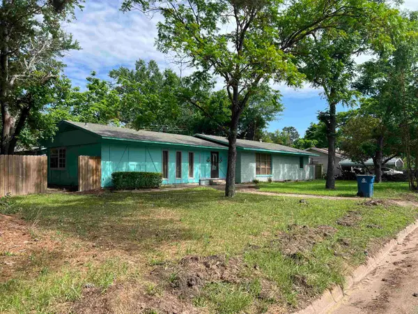 1213 Irving St, Daingerfield, TX 75638