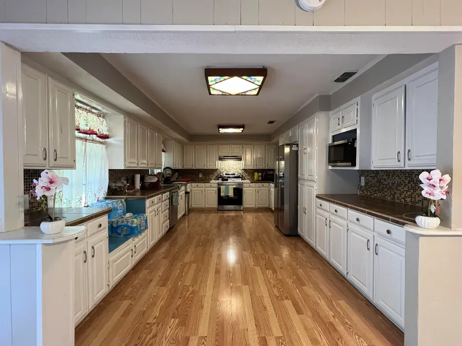1213 Irving St, Daingerfield, TX 75638 - #3