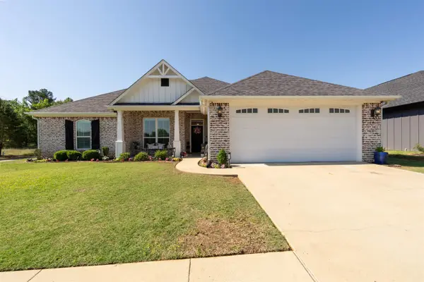 2800 Peregrine Trl, Longview, TX 75605