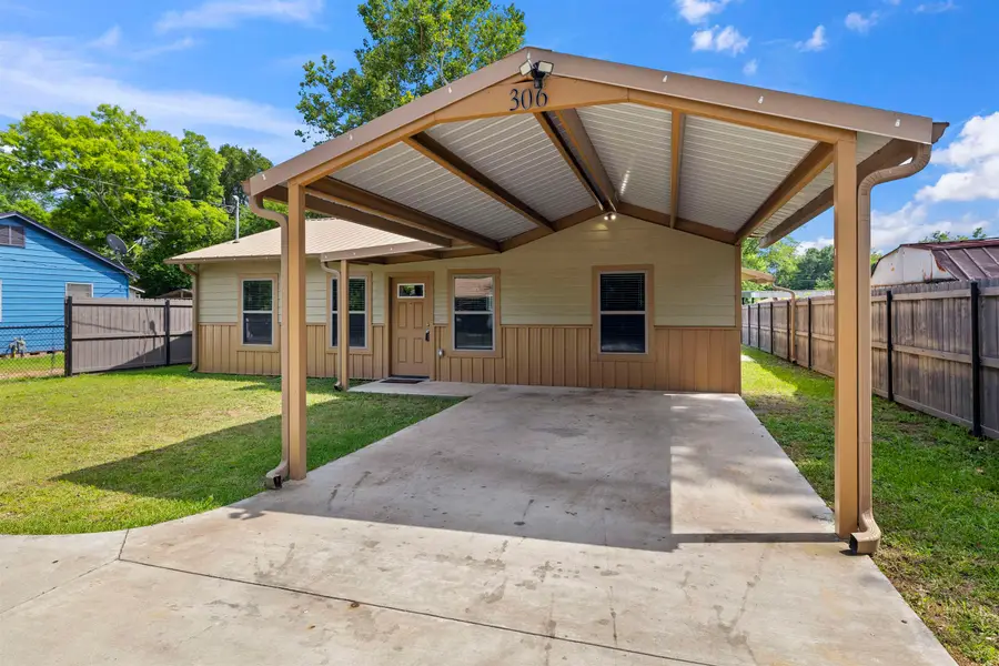 306 E Pliler, Longview, TX 75602 - #2