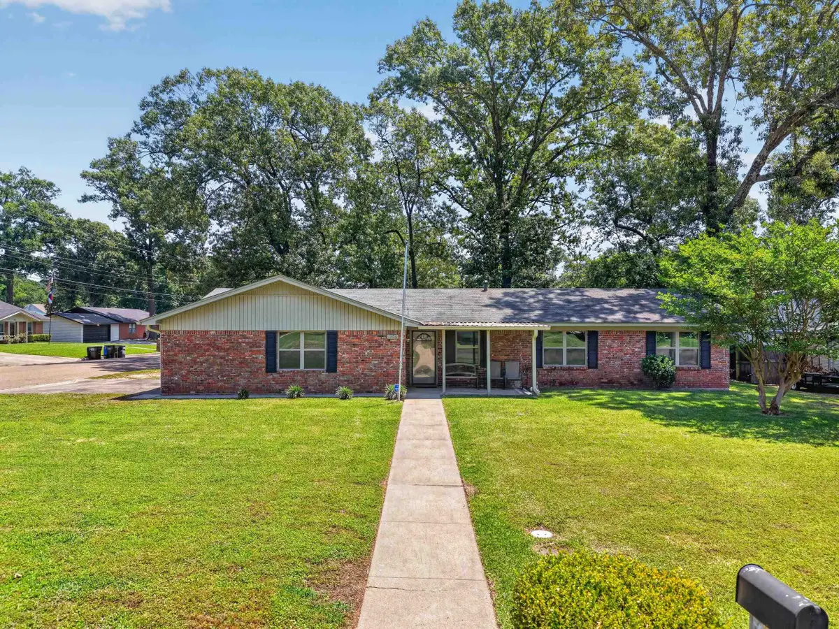 1306 Greenbriar Dr, Longview, TX 75604 - #1