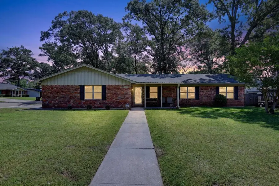 1306 Greenbriar Dr, Longview, TX 75604 - #2