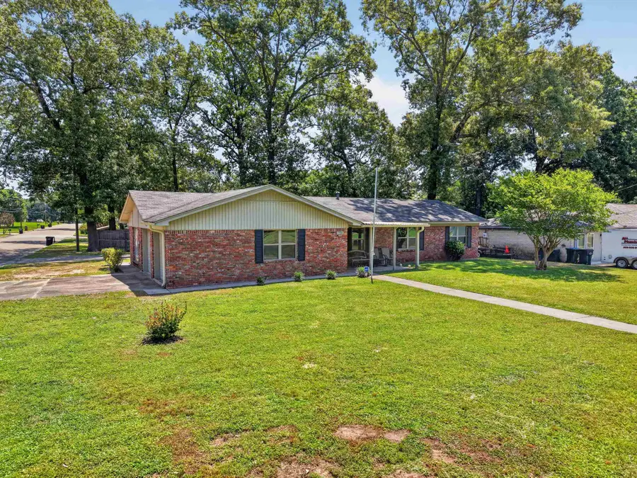 1306 Greenbriar Dr, Longview, TX 75604 - #3