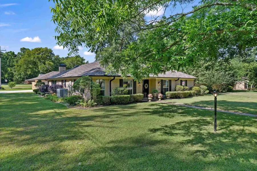 801 Elizabeth St, Gilmer, TX 75644 - #2