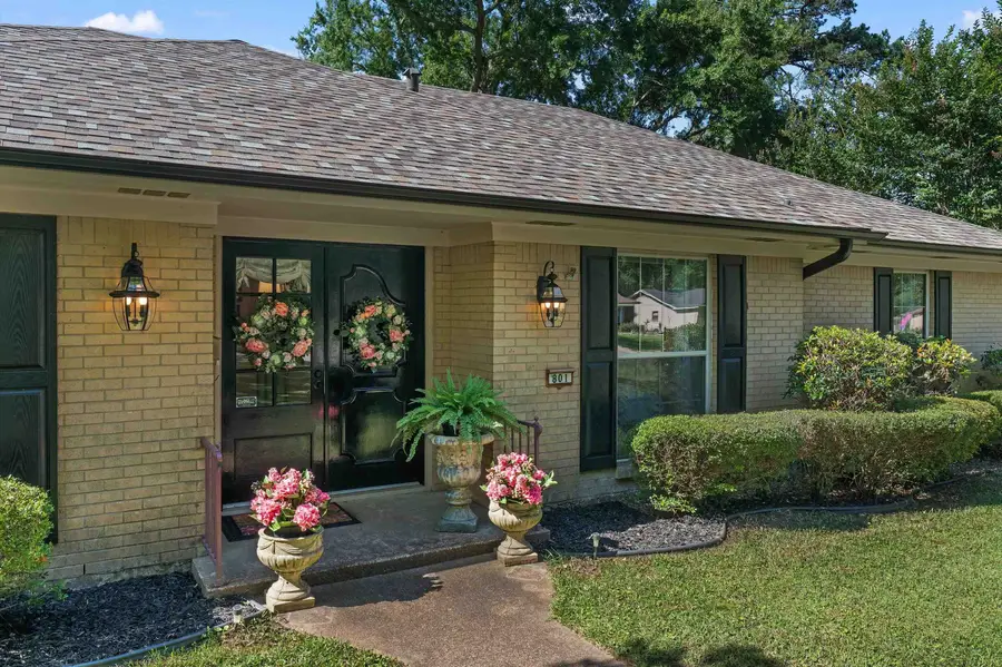 801 Elizabeth St, Gilmer, TX 75644 - #3