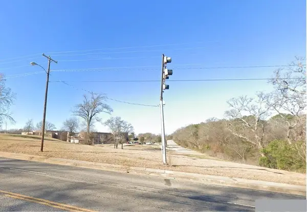 2698 N Broadway Avenue, Tyler, TX 75702
