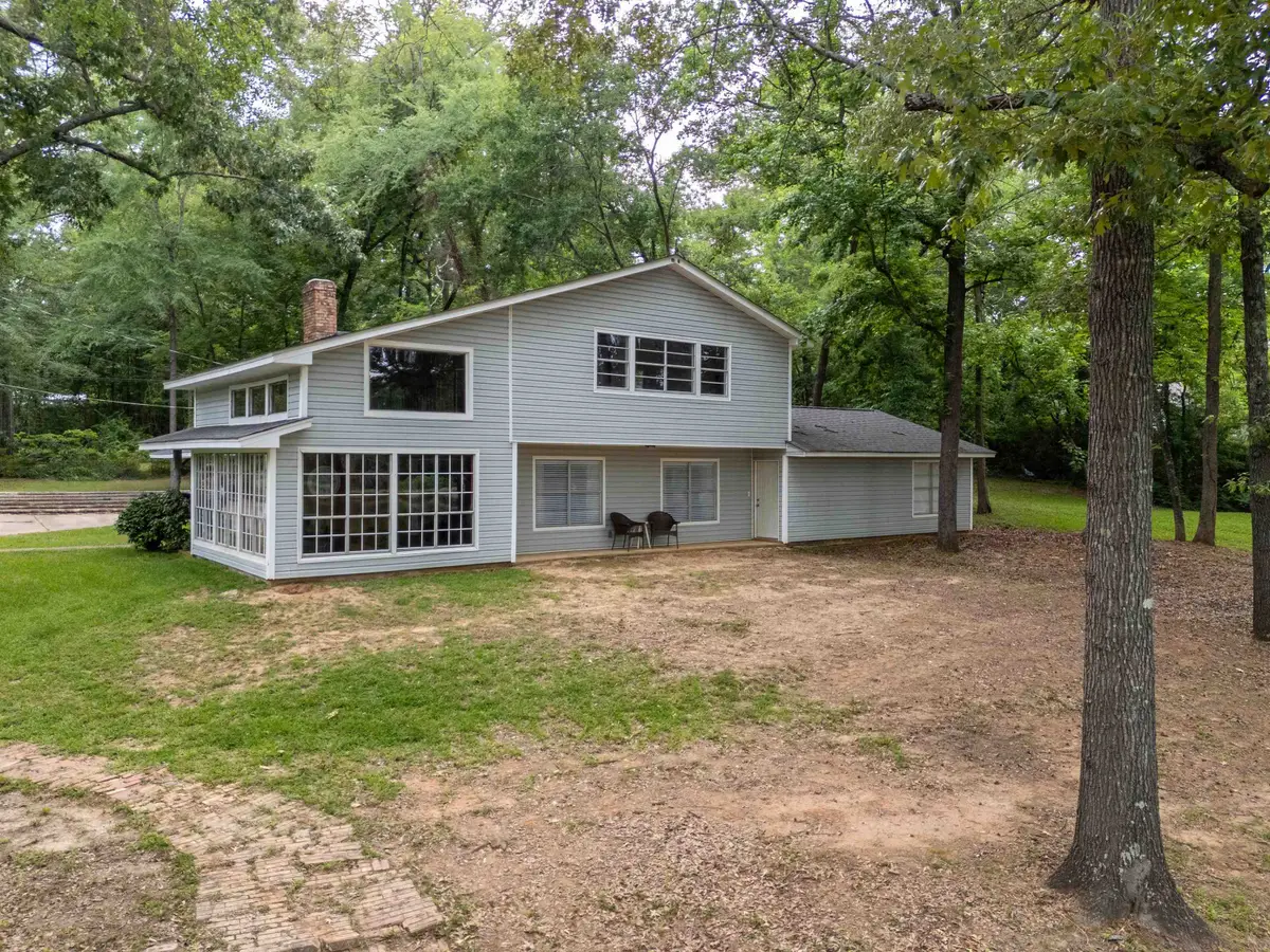 208 W Lake Devernia, Longview, TX 75604 - #1