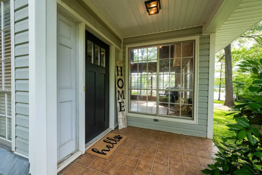 208 W Lake Devernia, Longview, TX 75604 - #2