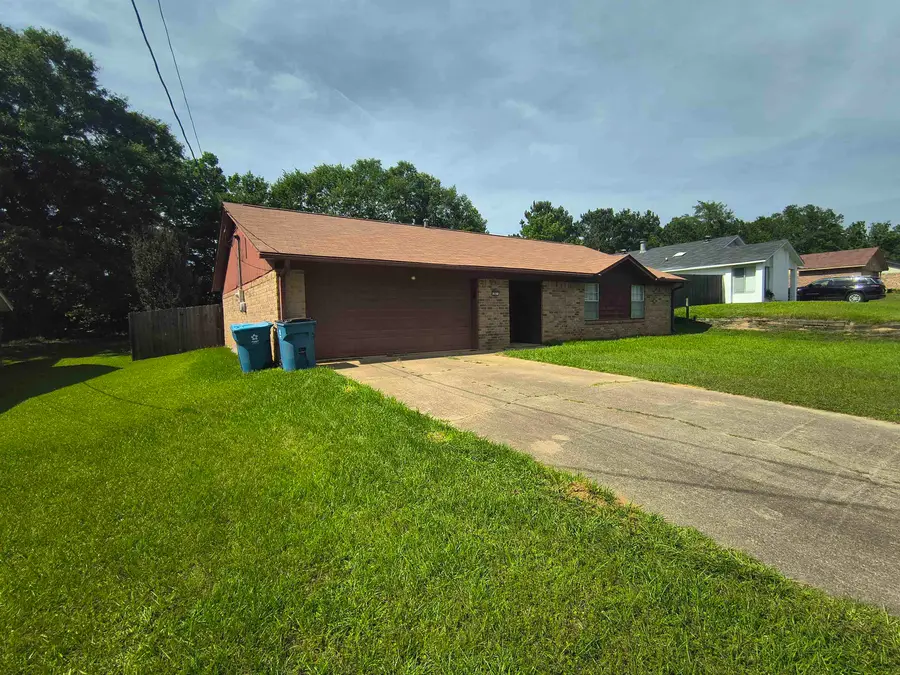 207 Yvonne Ln, Marshall, TX 75672 - #2