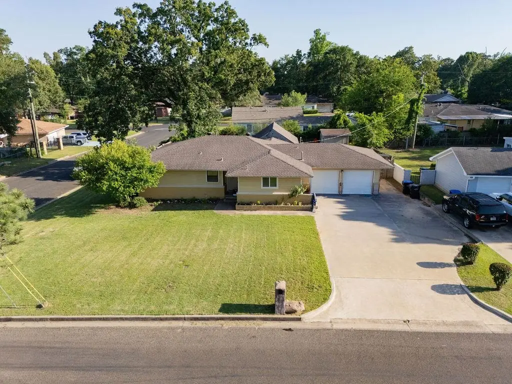 300 W Avalon Ave, Longview, TX 75602 - #1