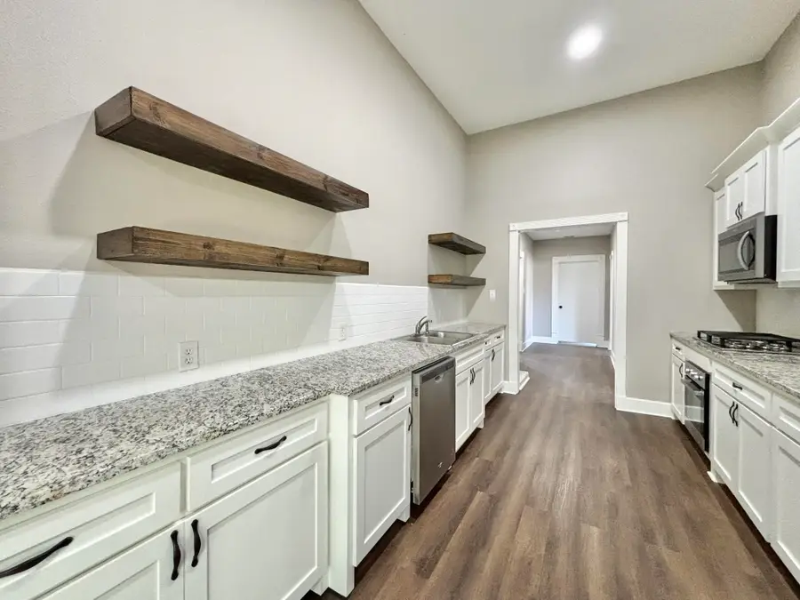 605 E Rusk St., Marshall, TX 75670 - #3