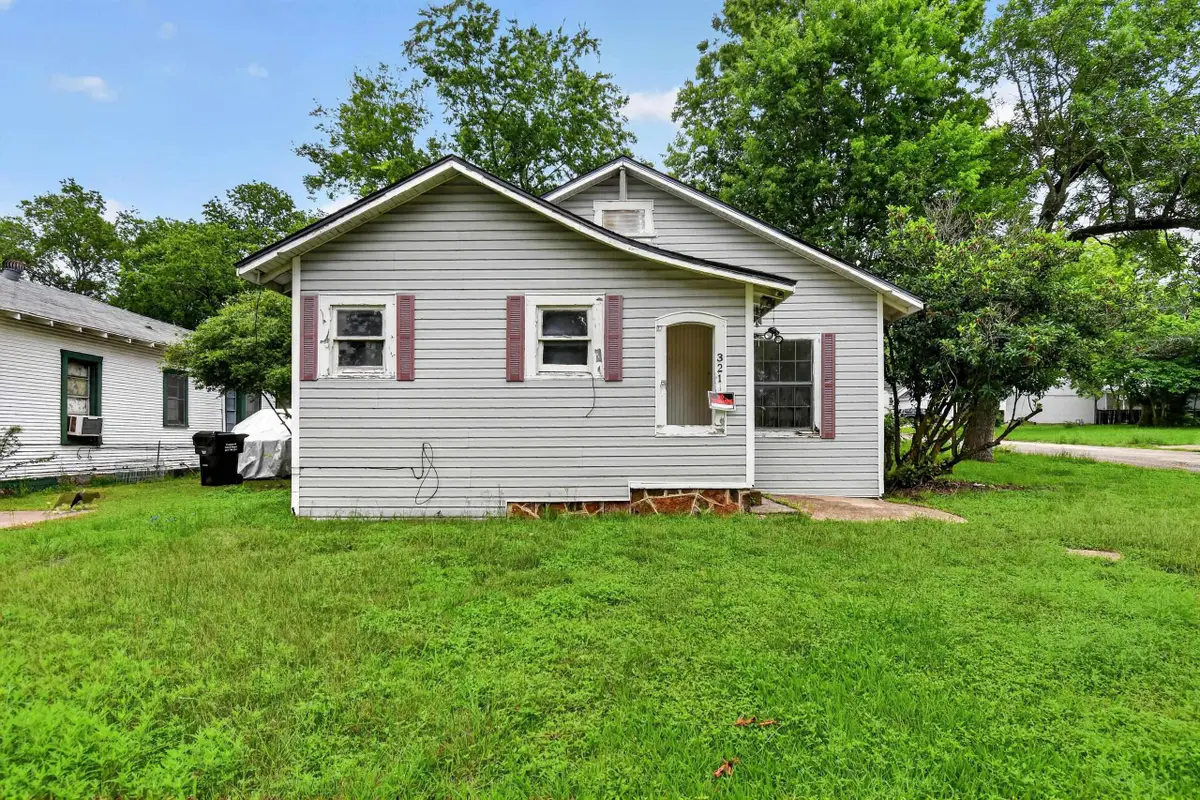 321 S 8th Ave, Teague, TX 75860 - #1