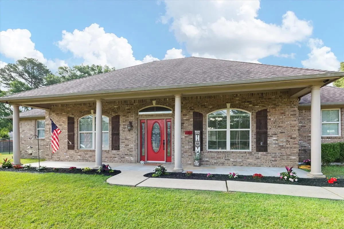 2102 E George Richey Rd, Longview, TX 75604 - #1
