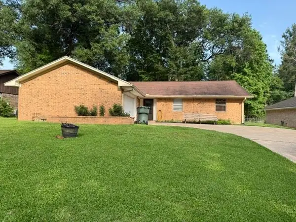 305 Robinhood Drive, Nacogdoches, TX 75691-9999