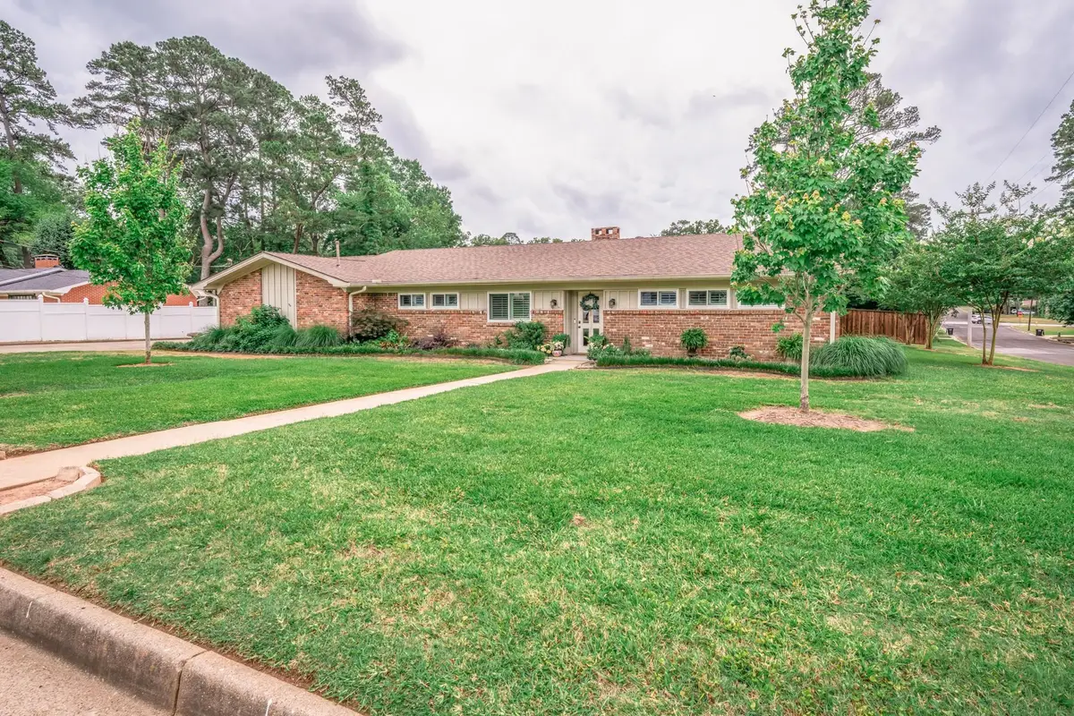 1200 Azalea Dr, Longview, TX 75605 - #1