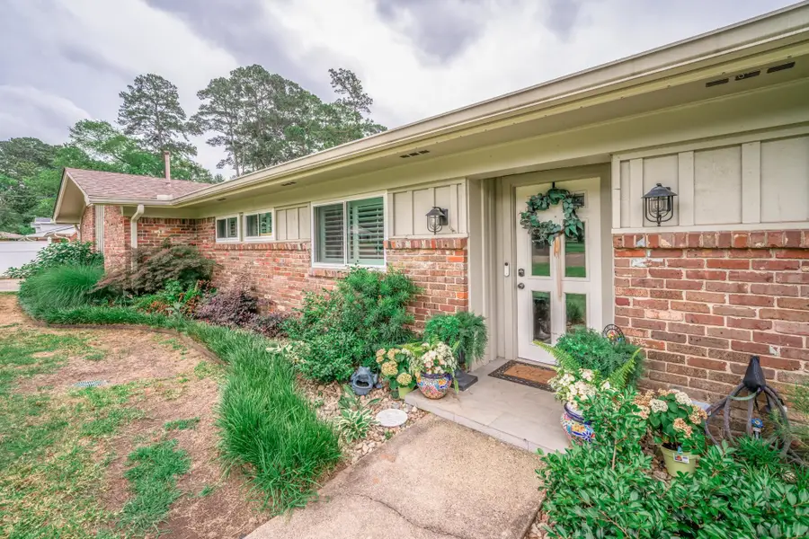 1200 Azalea Dr, Longview, TX 75605 - #2