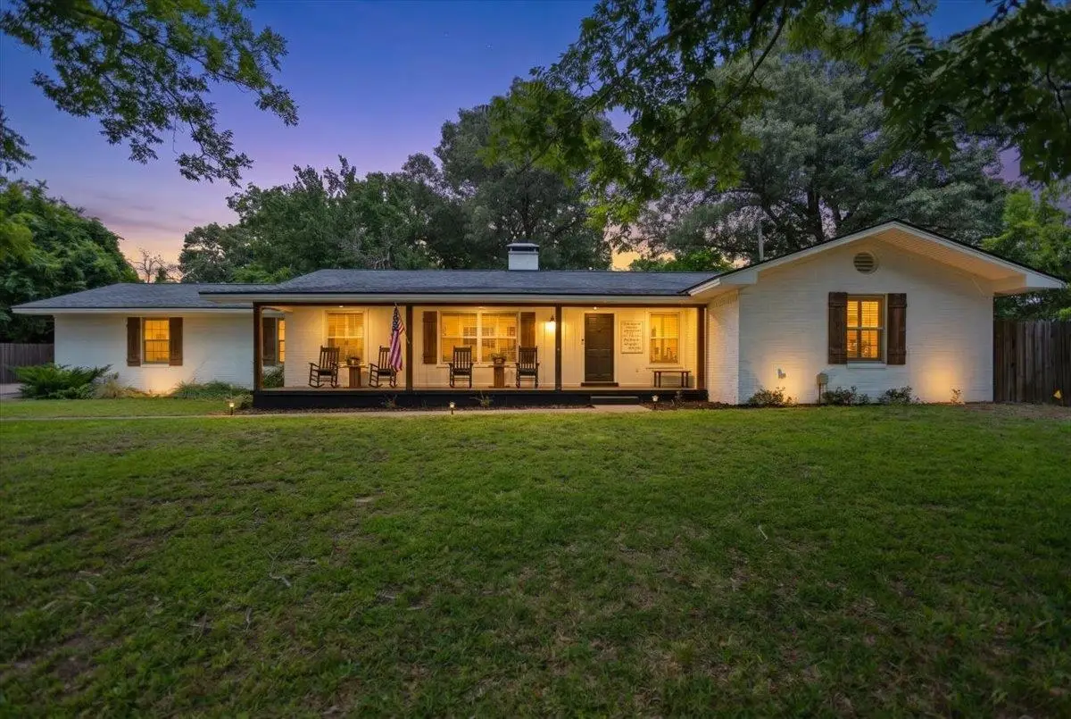 1305 Lion St, Henderson, TX 75654 - #1