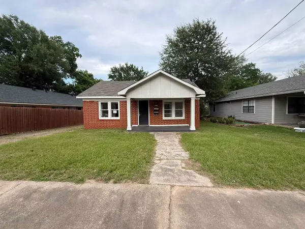 617 N Trinity ST, Gilmer, TX 75644