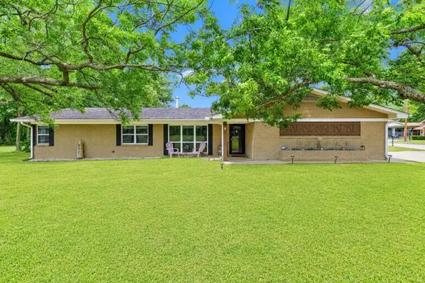 701 S White Oak Rd, White Oak, TX 75693