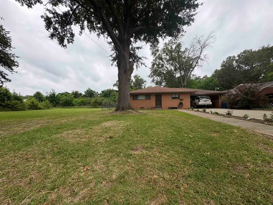 920 Emmons St, Kilgore, TX 75662 - #3