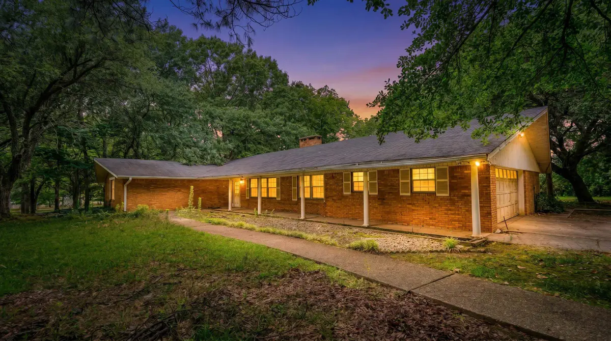 2401 State Hwy 31 E, Kilgore, TX 75662 - #1