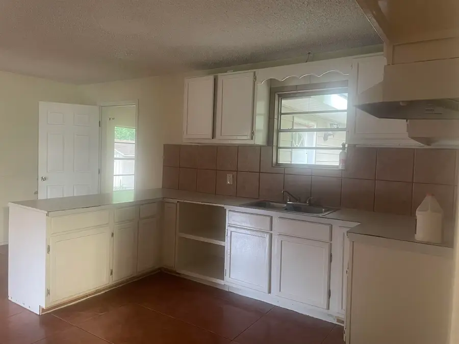 404 Margaret Ave, Henderson, TX 75652 - #3