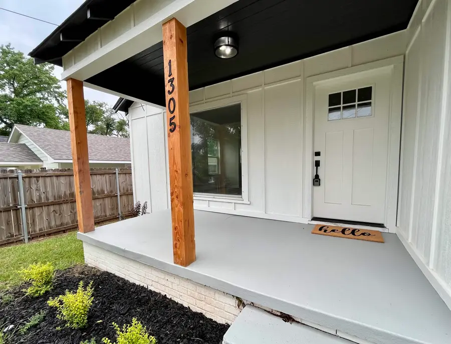 1305 Shaw St, Tyler, TX 75701 - #2