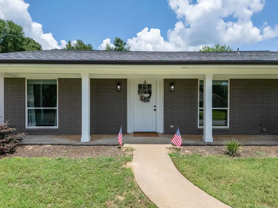 105 E Tulip St, White Oak, TX 75693 - #2