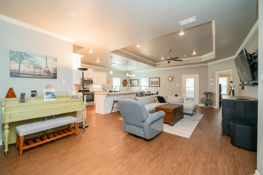 527 E Center St., White Oak, TX 75693 - #2