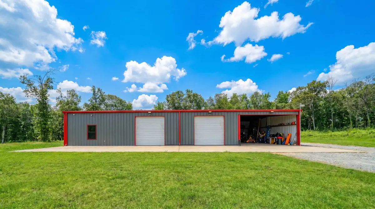 121 Oak Hill Rd, Kilgore, TX 75662 - #1