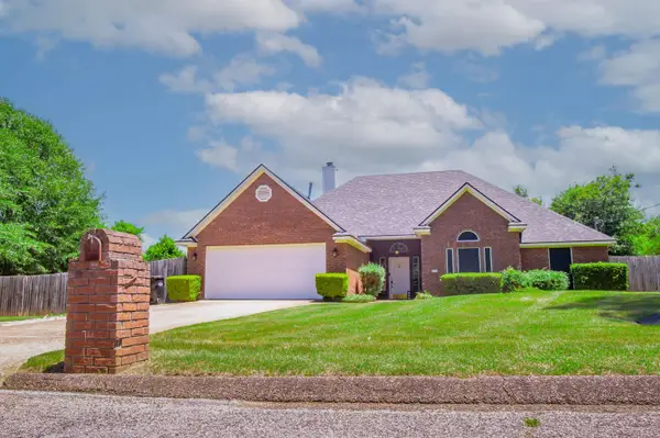3718 Kriss Dr, Longview, TX 75604