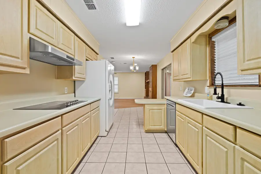 2803 Amberwood Dr, Longview, TX 75605 - #3