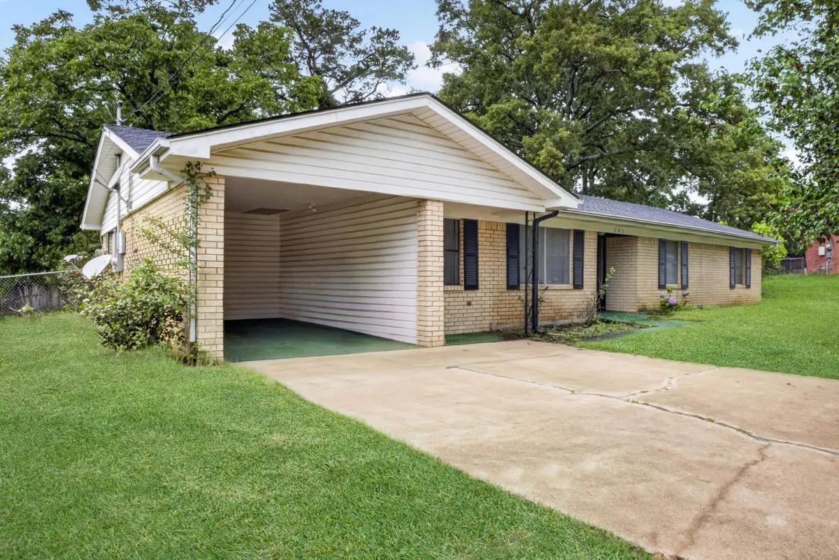 209 Meadowbrook Dr, Overton, TX 75684 - #1