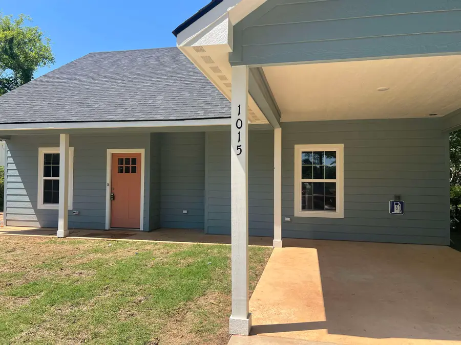 1015 El Paso, Longview, TX 75602 - #2