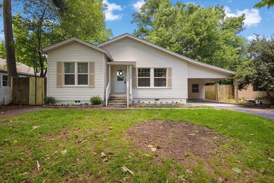 1303 E Lantrip St, Kilgore, TX 75662 - #2