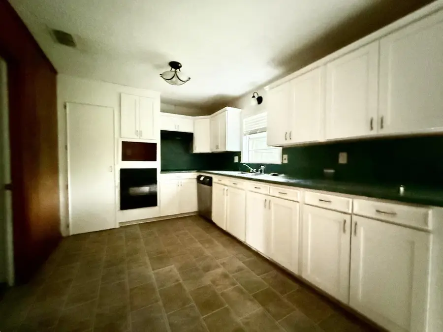 202 N Meadowbrook Dr., Overton, TX 75684 - #3