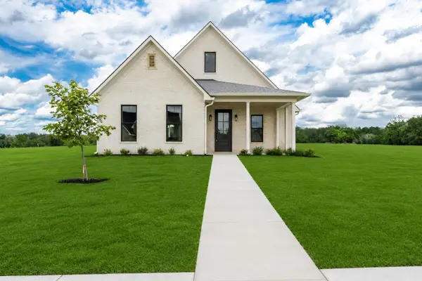 152 Roy Pace dr, Gladewater, TX 75647