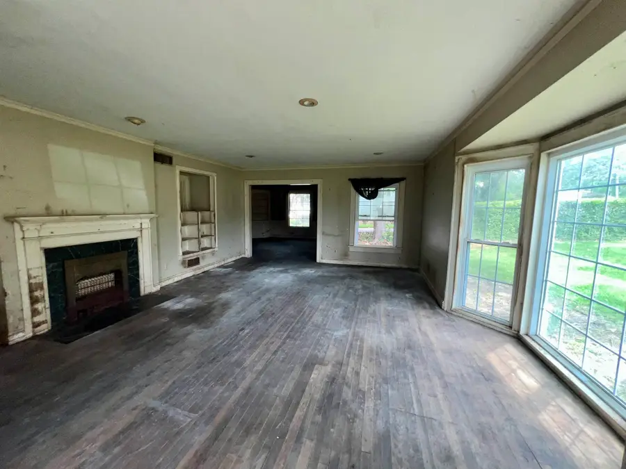 509 E Young, Longview, TX 75602 - #2