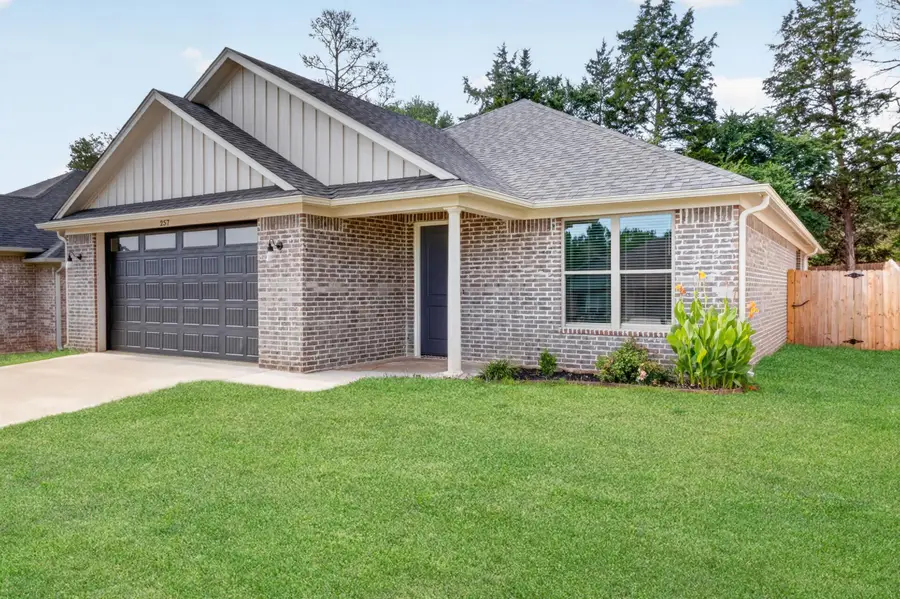 257 Oak Valley Dr., Gilmer, TX 75755 - #2