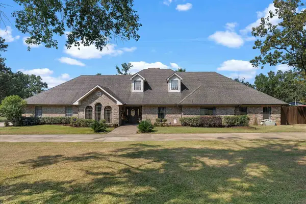 136 County Rd 1040, Center, TX 75935