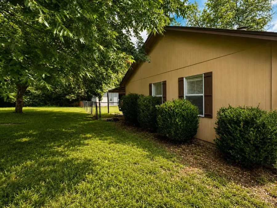 3306 Forrest St, Kilgore, TX 75662 - #3