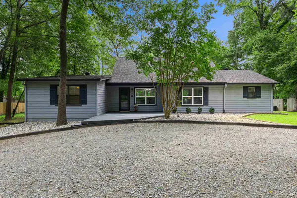 1073 S Lake Dr, Gladewater, TX 75647